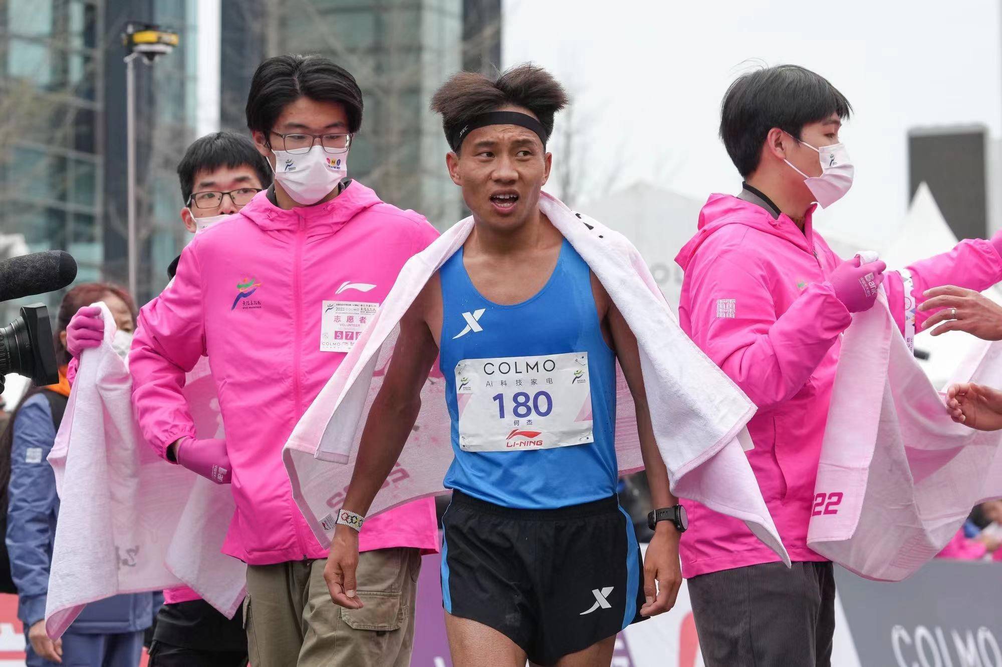 摩洛哥马拉松选手获得男子赛金牌