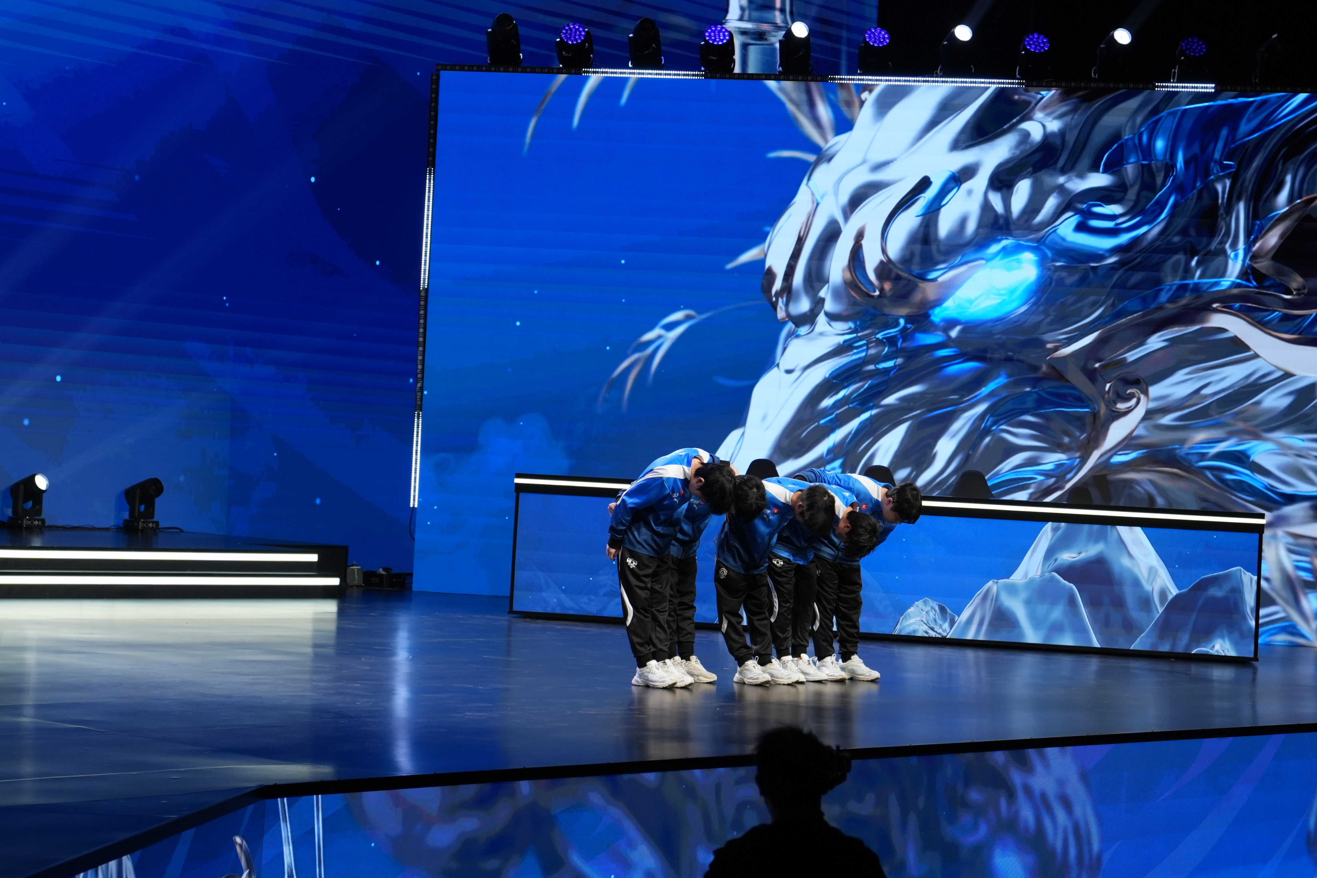 G2翻盘BLG，Hanssama关键团战开团秒人峡谷大战2025世界赛，技惊四座