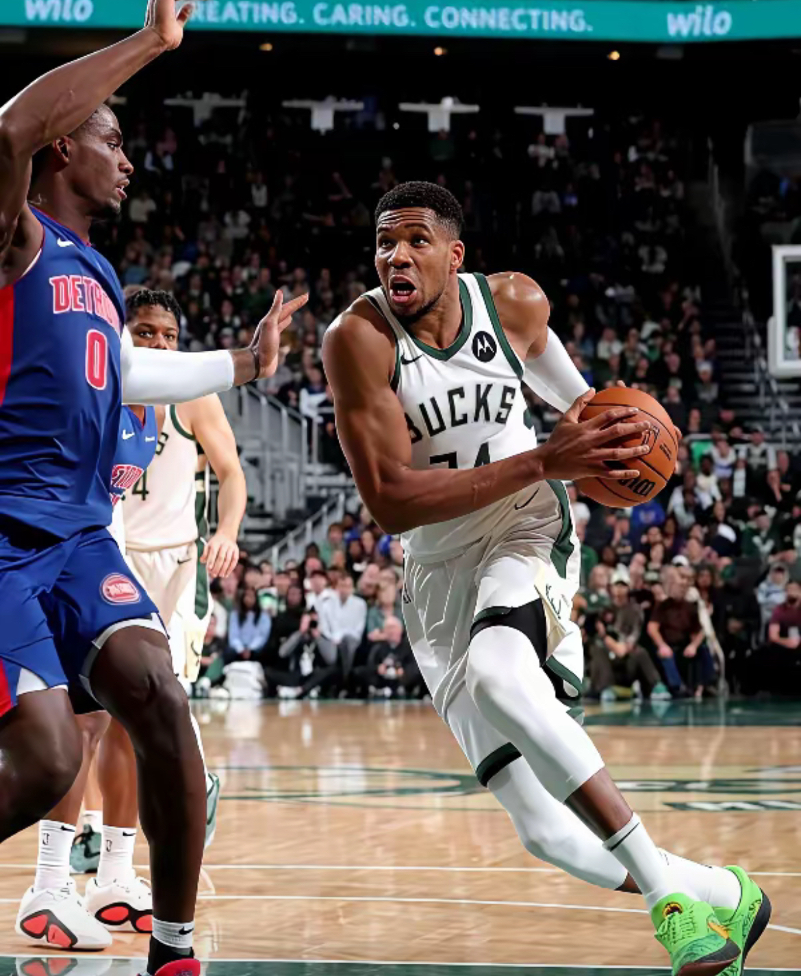 雄鹿客场击败火箭，字母哥砍下35分