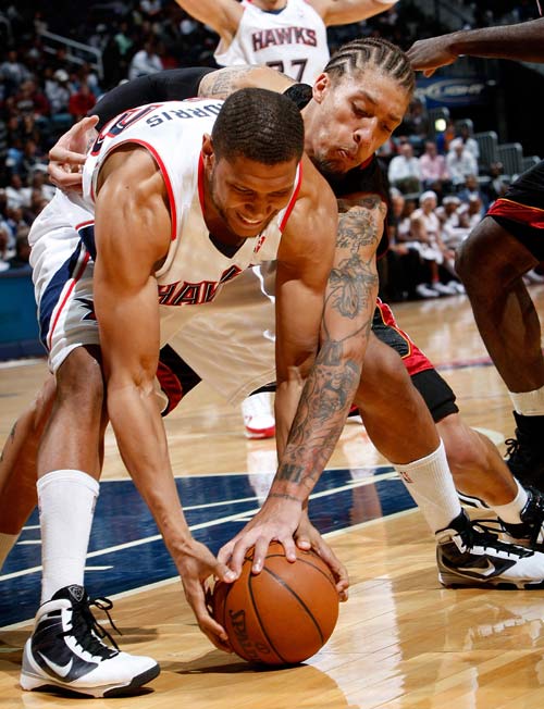 爱游戏APP-老鹰负热火，遭遇两连败