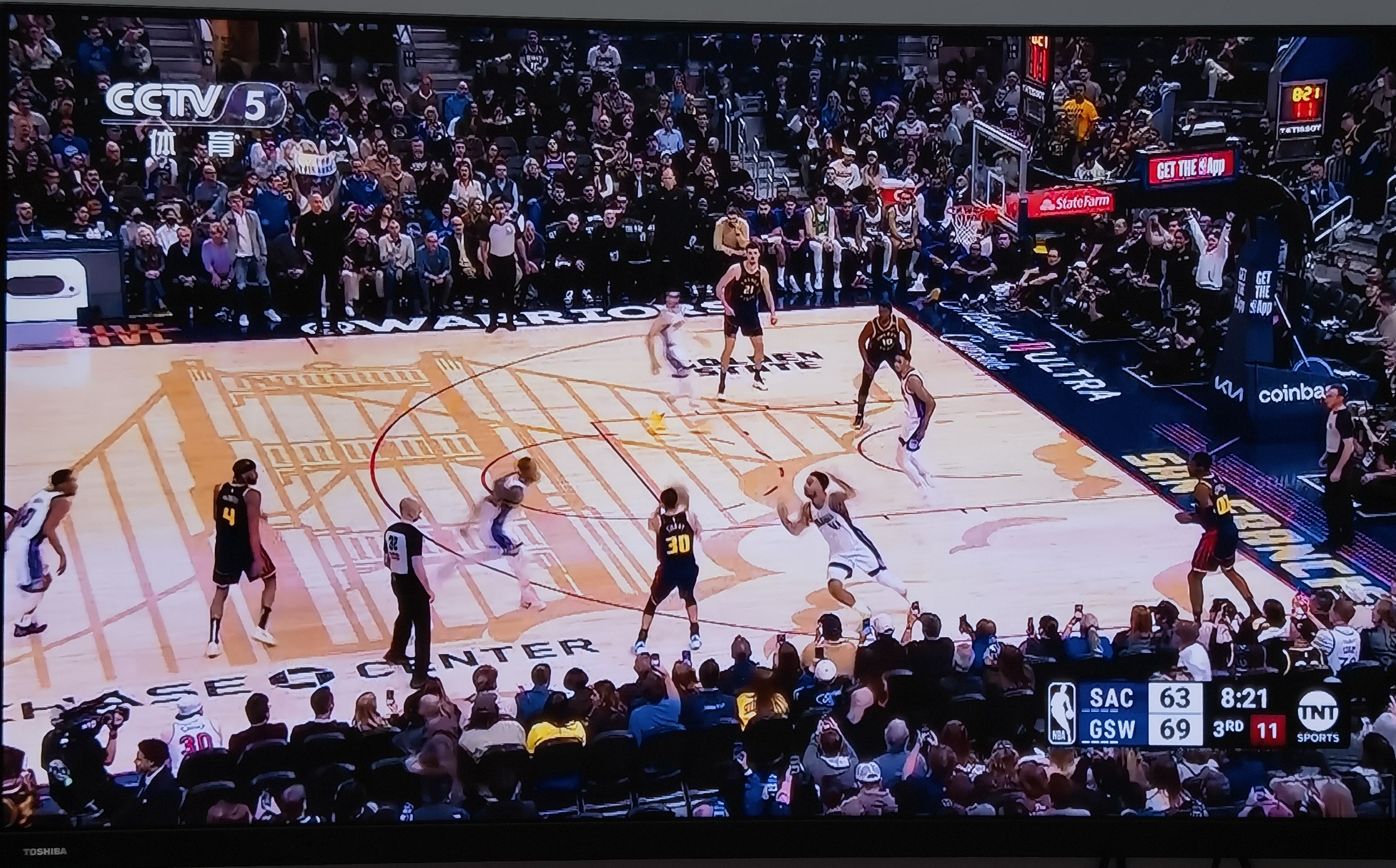 勇士主场战胜雷霆，库里砍下40分的简单介绍