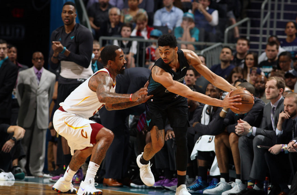 爱游戏娱乐-包含骑士大胜黄蜂，保持东部前八位置的词条