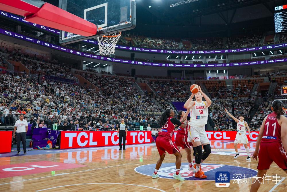 爱游戏入口-篮球俱乐部联赛精彩不断，球队竞争激烈