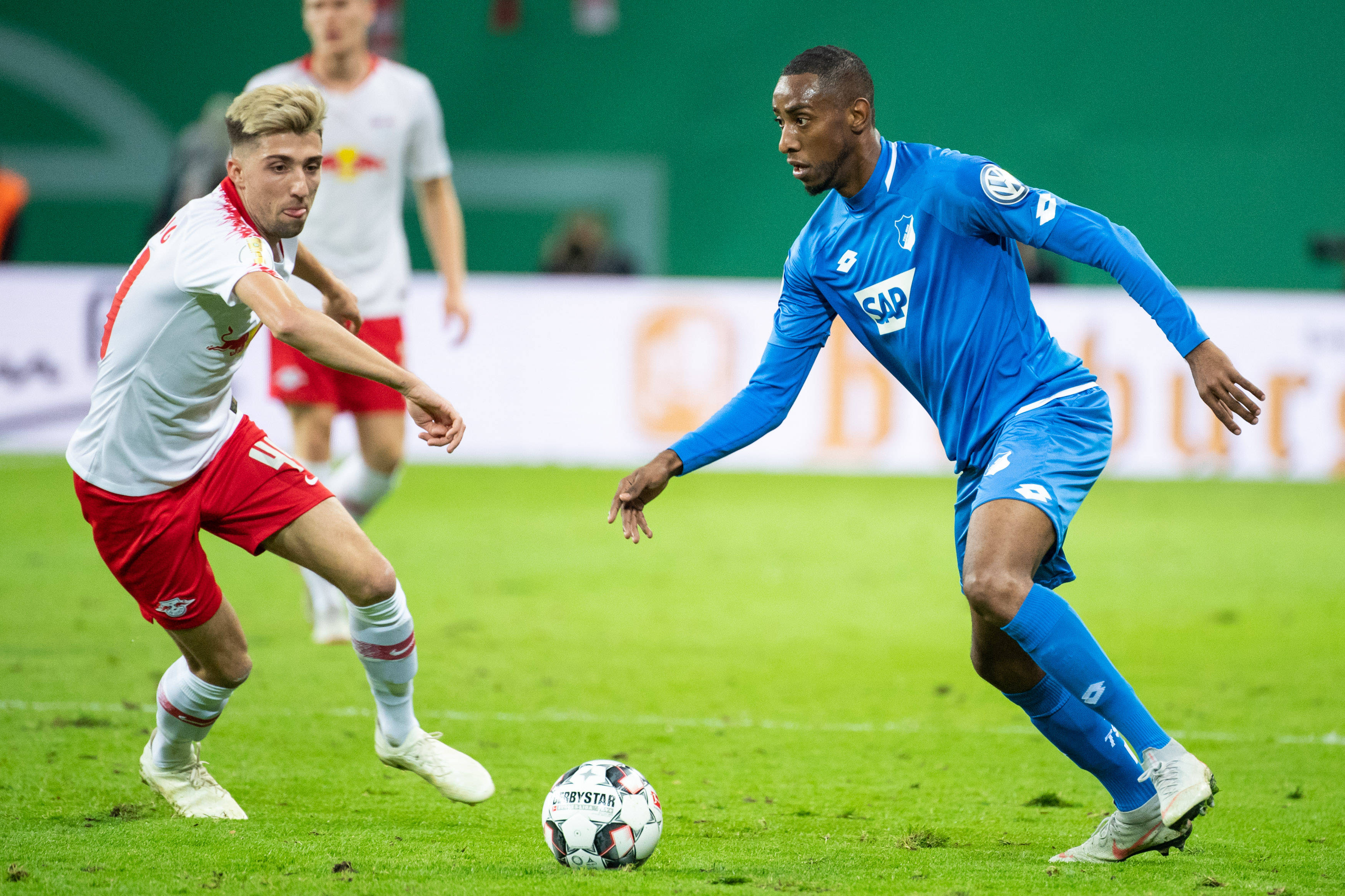 爱游戏下载-霍芬海姆客场连胜，贝尔格莱德成战场焦点